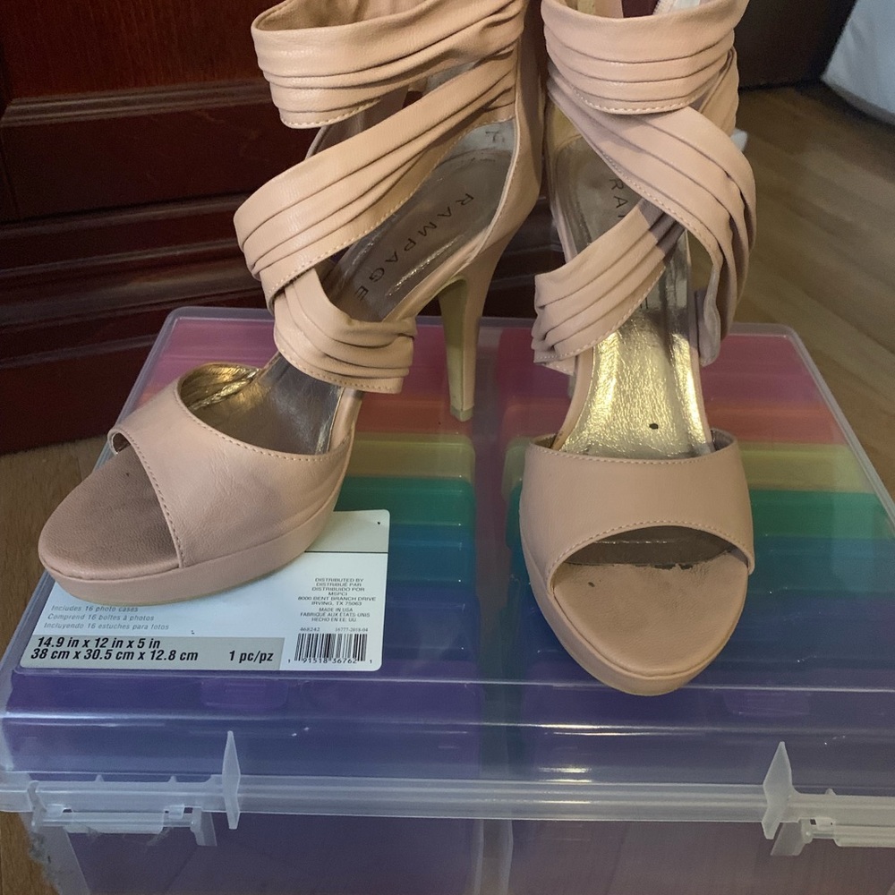 Heels - Picture 5 of 5